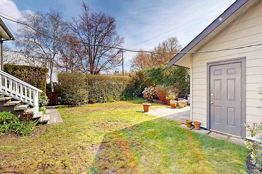 4402 W 12th Avenue Vancouver, BC - 21