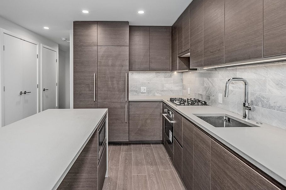 2009 4168 Lougheed Highway Burnaby, BC - 18