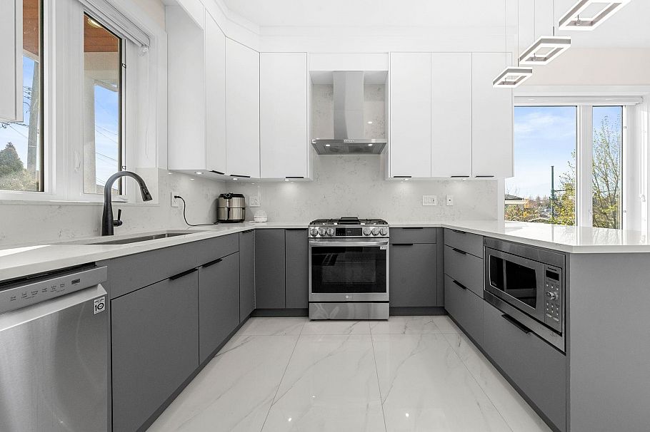 1548 E 41st Avenue Vancouver, BC - 27