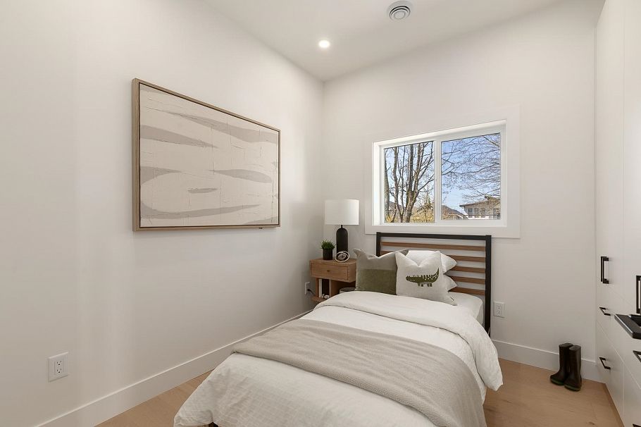 1 3506 E Pender Street Vancouver, BC - 15