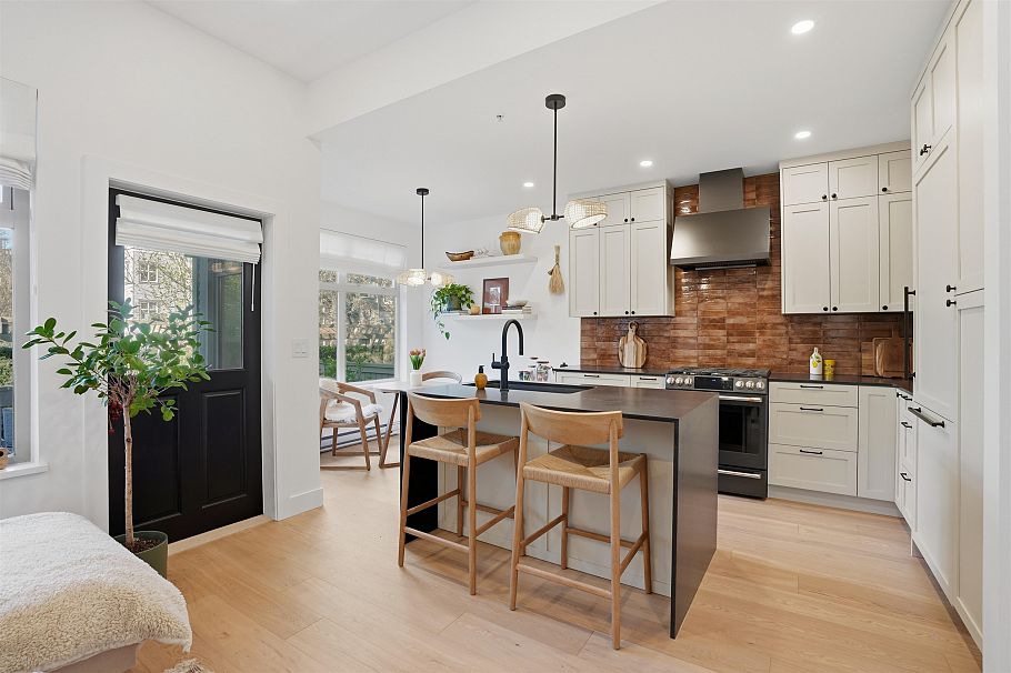 2039 W 33rd Avenue Vancouver, BC - 11