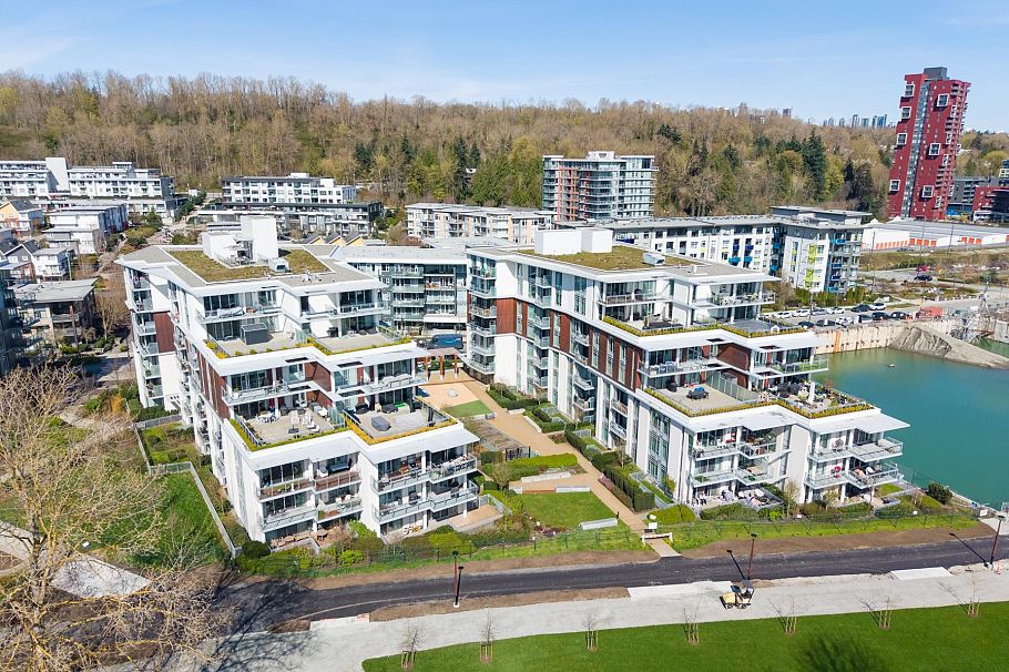 303 3188 Riverwalk Avenue Vancouver, BC - 32