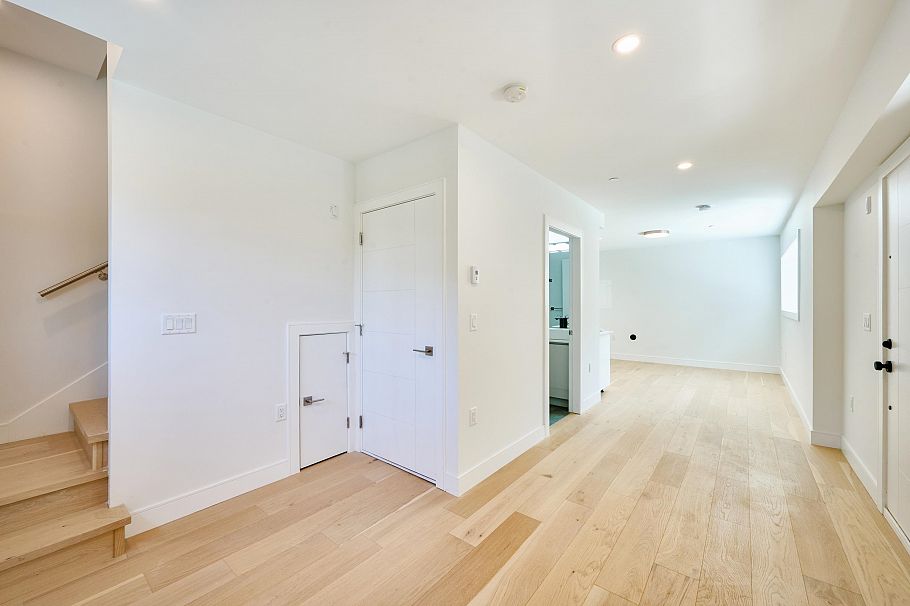 810 E 51st Avenue Vancouver, BC - 13