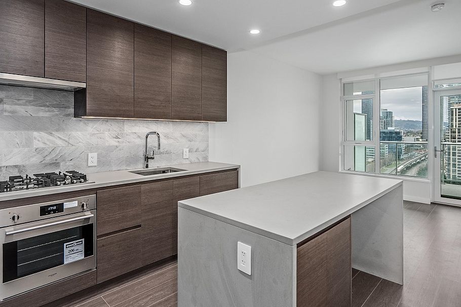 2009 4168 Lougheed Highway Burnaby, BC - 21