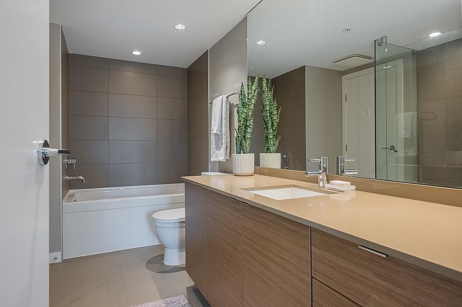 319 135 E 17th Street North Vancouver, BC - 21