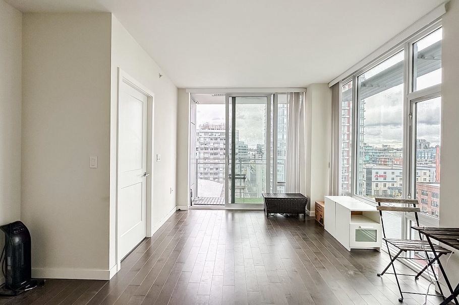 1002 1708 Ontario Street Vancouver, BC - 2