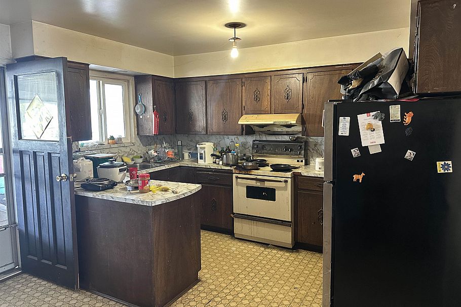 7766 Kerr Street Vancouver, BC - 7