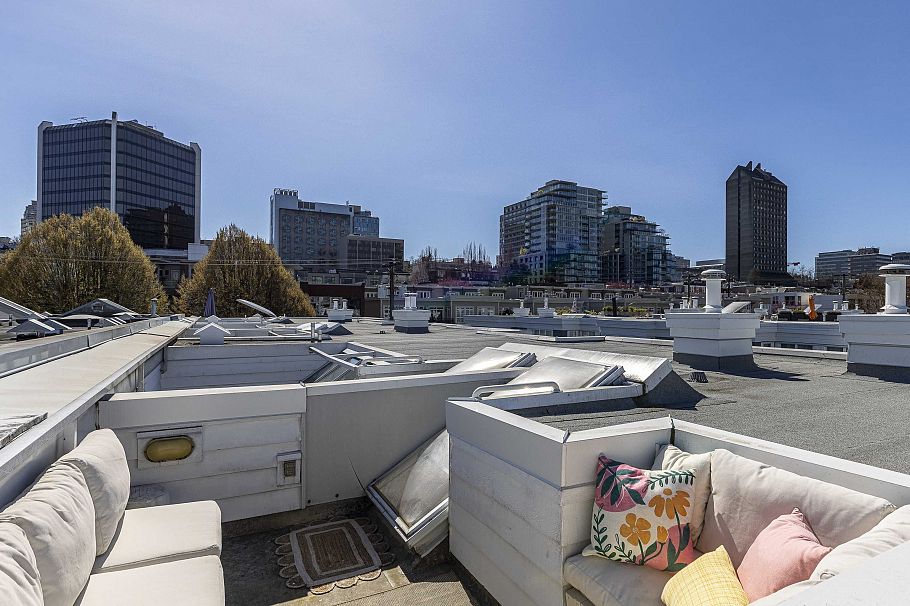 210 655 W 7th Avenue Vancouver, BC - 36