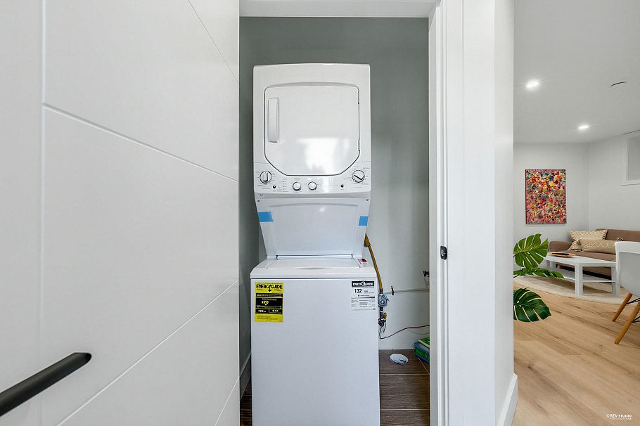 3172 W 26th Avenue Vancouver, BC - 34