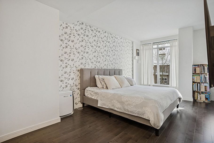 62 W 1st Avenue Vancouver, BC - 10