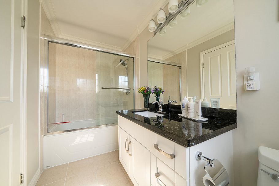 4049 W 27th Avenue Vancouver, BC - 29