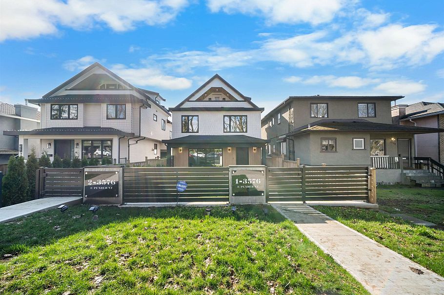 1 3576 E Pender Street Vancouver, BC - 23