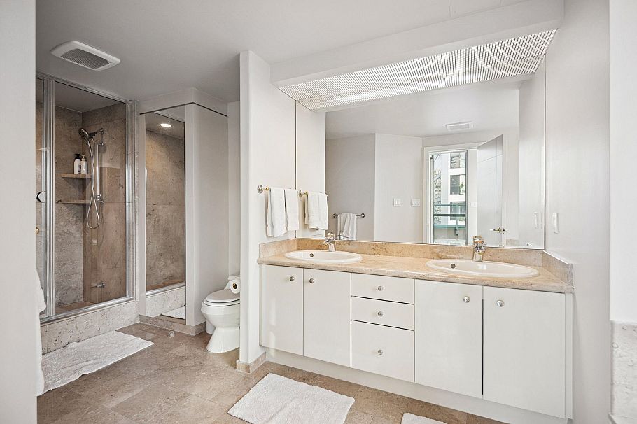 PH 3-4 1383 Howe Street Vancouver, BC - 18