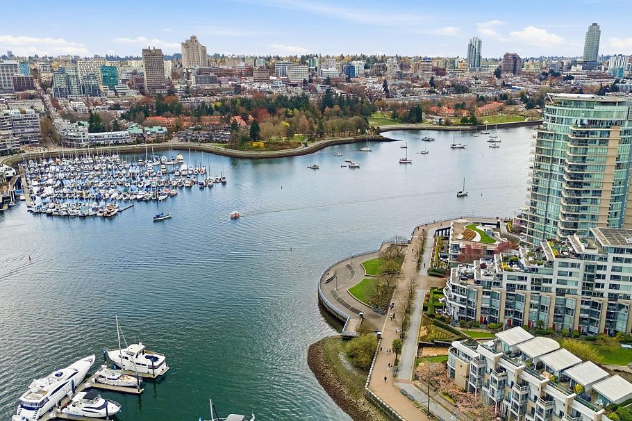 1808 193 Aquarius Mews Vancouver, BC - 38