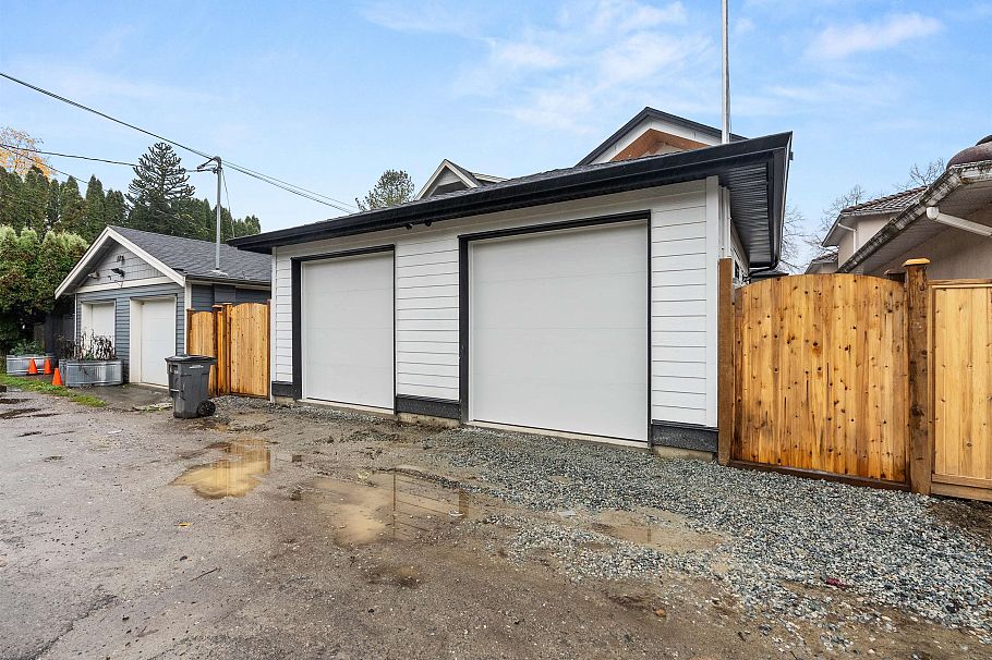 2 1822 E 14th Avenue Vancouver, BC - 17