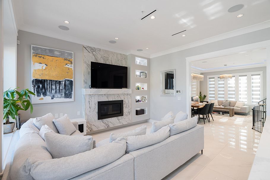 2783 E 27th Avenue Vancouver, BC - 3