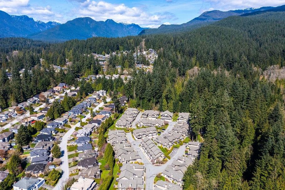 29 1550 Larkhall Crescent North Vancouver, BC - 1