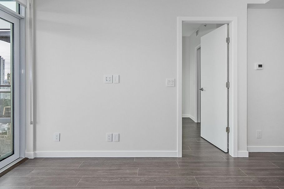 2009 4168 Lougheed Highway Burnaby, BC - 8