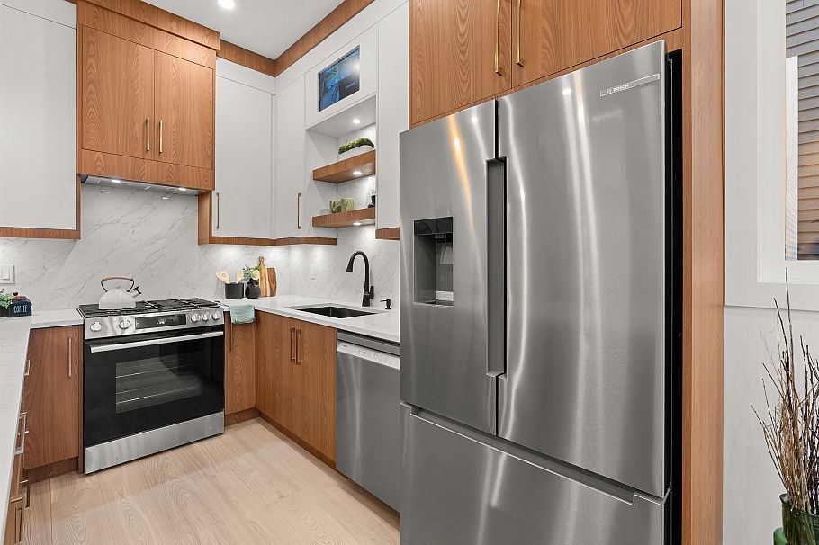 1 1822 E 14th Avenue Vancouver, BC - 6