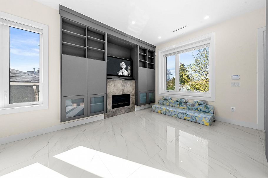 1548 E 41st Avenue Vancouver, BC - 18