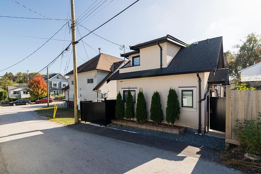 2783 E 27th Avenue Vancouver, BC - 34