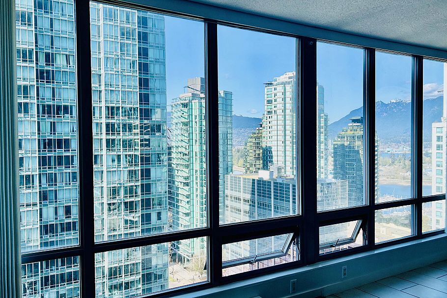 1808 1200 W Georgia Street Vancouver, BC - 3