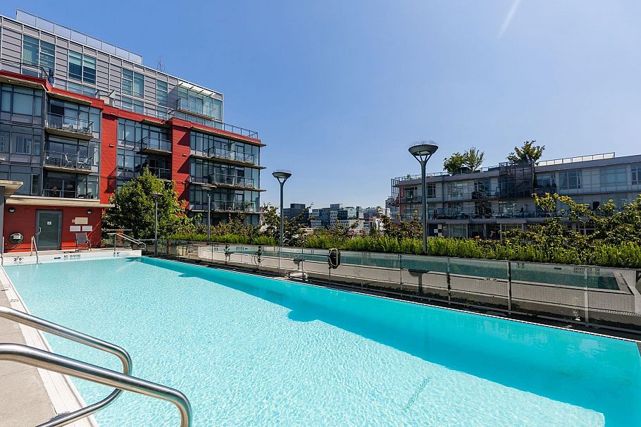 62 W 1st Avenue Vancouver, BC - 24