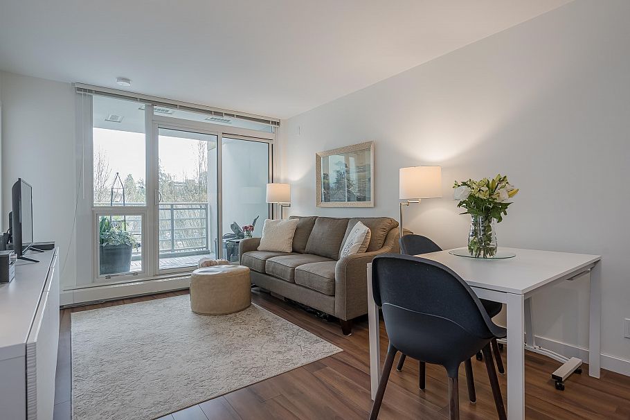 319 135 E 17th Street North Vancouver, BC - 11