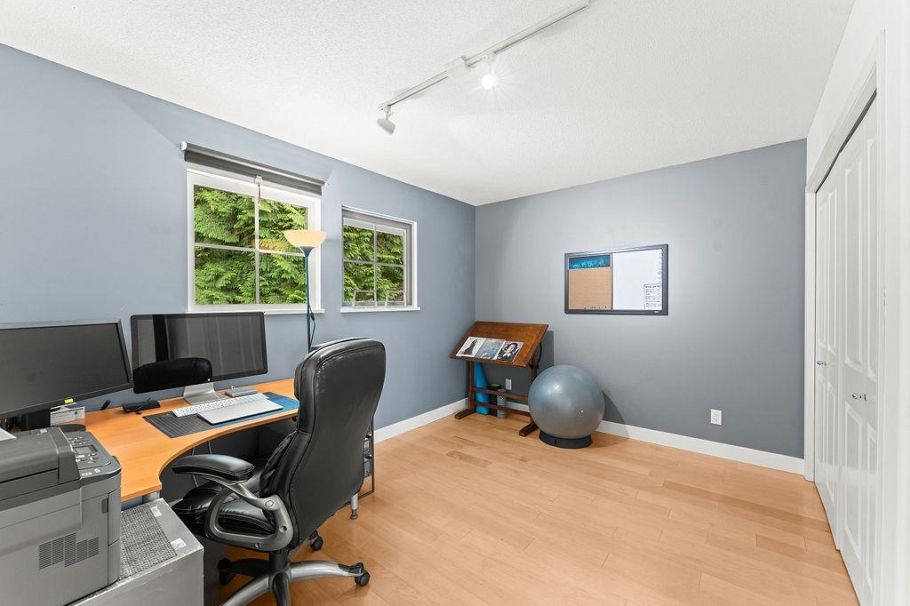 29 1550 Larkhall Crescent North Vancouver, BC - 36