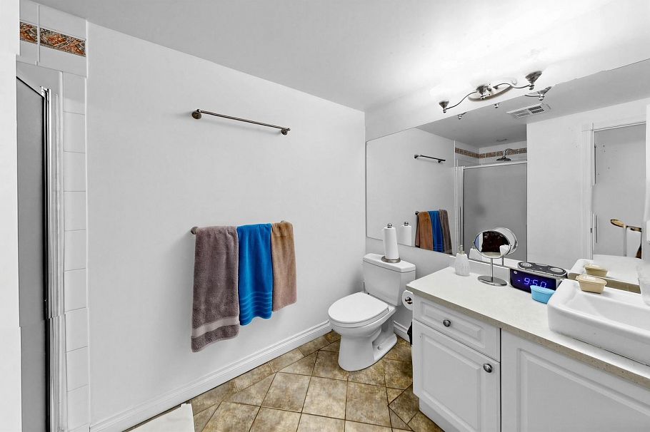 PH05 223 Mountain Highway North Vancouver, BC - 20