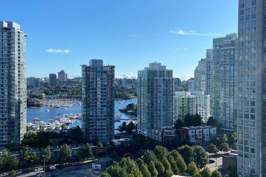 2201 939 Expo Boulevard Vancouver, BC - 1