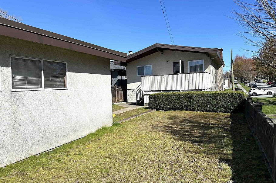 3191 Renfrew Street Vancouver, BC - 6