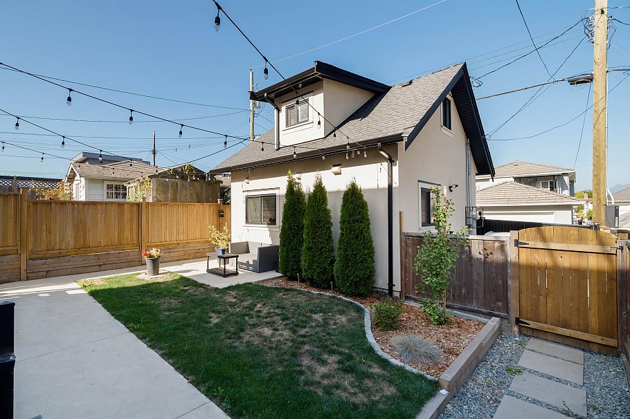 2783 E 27th Avenue Vancouver, BC - 37