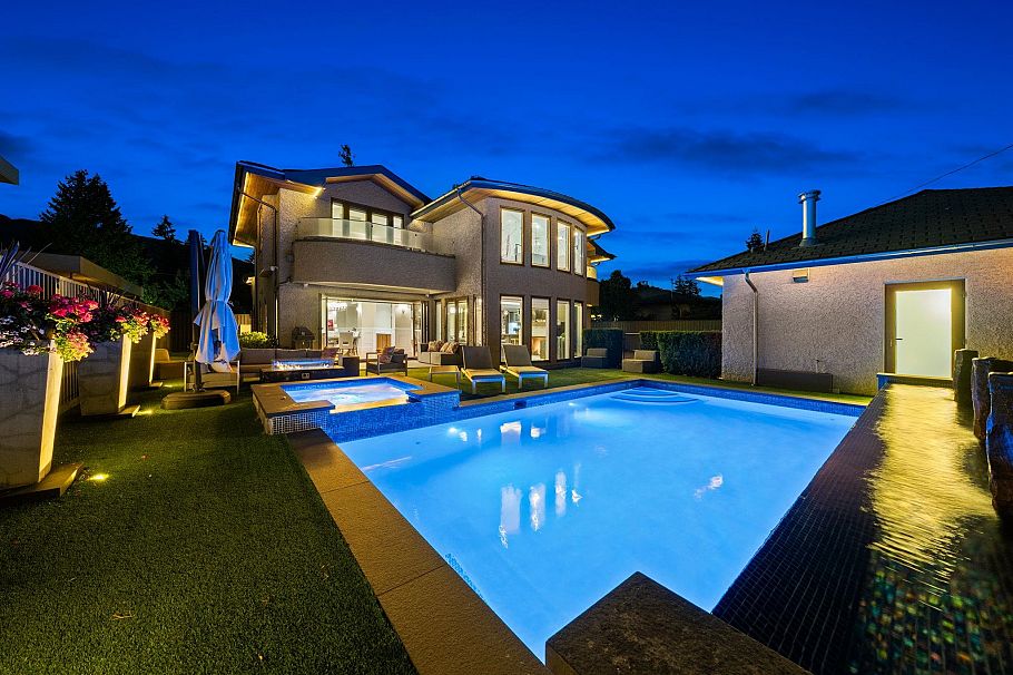 2809 Edgemont Boulevard North Vancouver, BC - 14