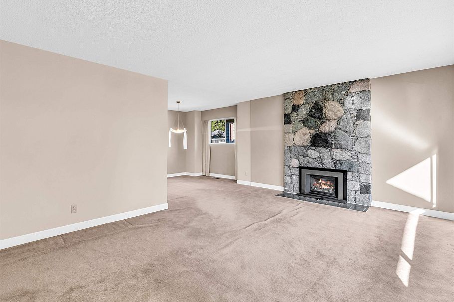 1110 Lodge Road North Vancouver, BC - 6