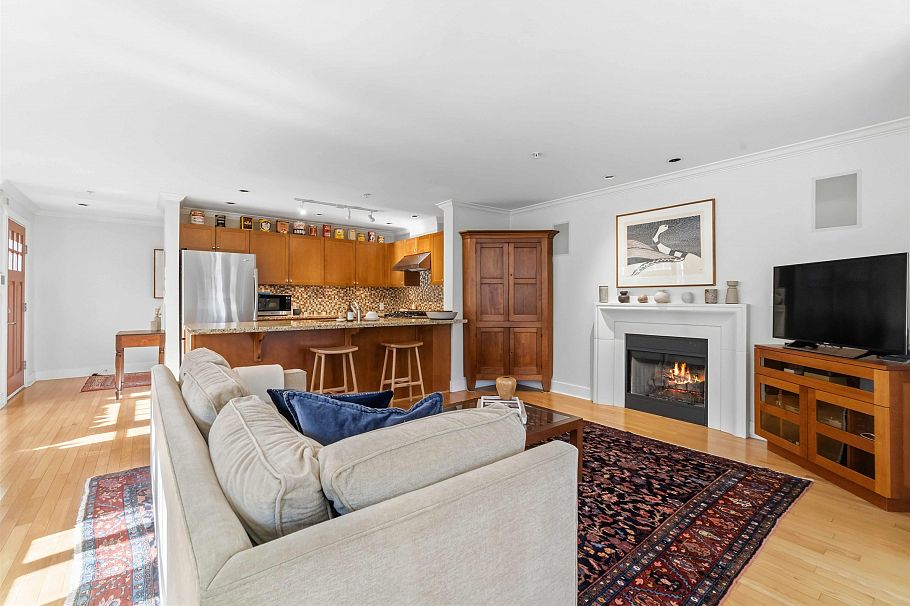 2420 Sasamat Street Vancouver, BC - 6