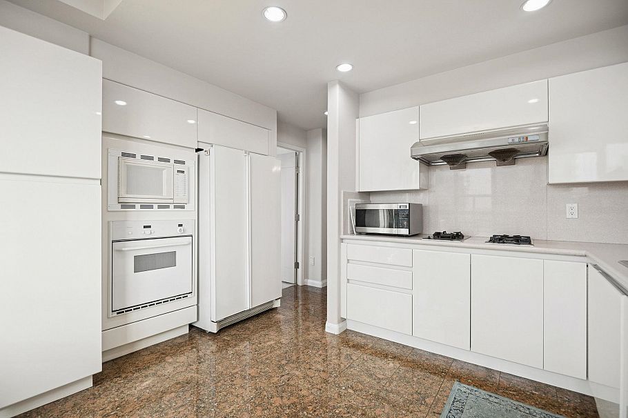 PH 3-4 1383 Howe Street Vancouver, BC - 11