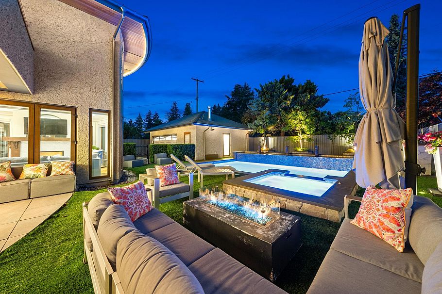 2809 Edgemont Boulevard North Vancouver, BC - 12