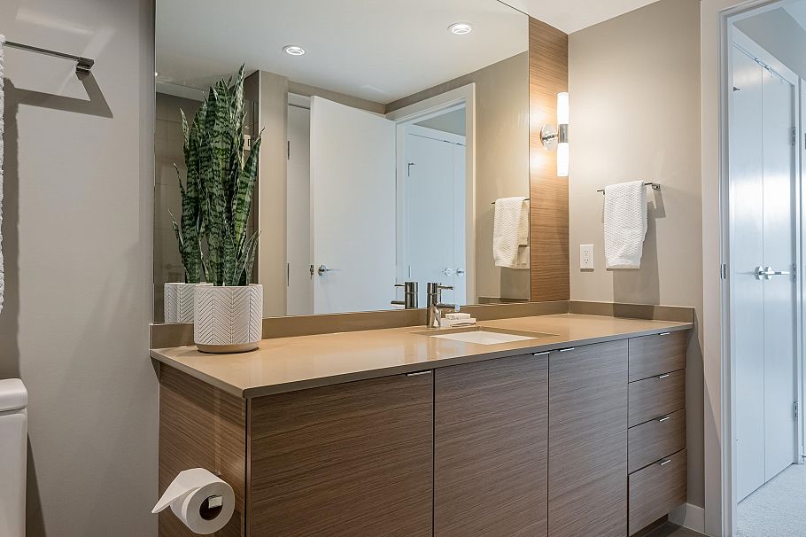 319 135 E 17th Street North Vancouver, BC - 23