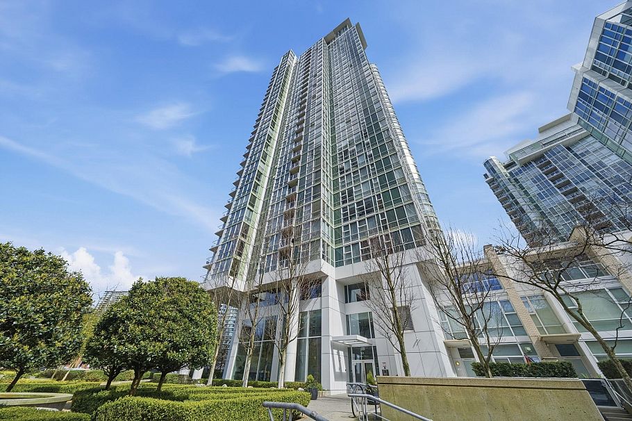 1808 193 Aquarius Mews Vancouver, BC - 1