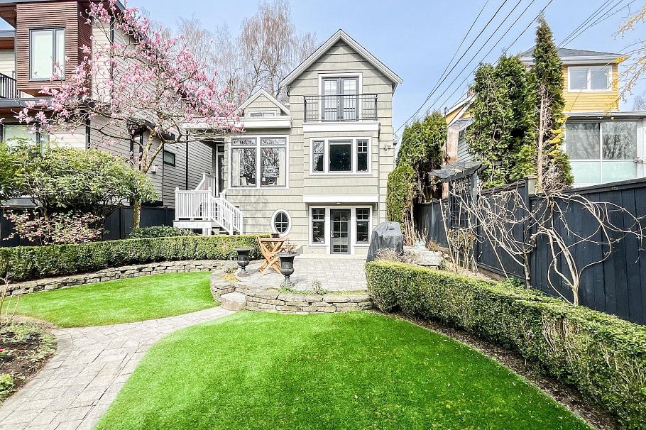 4058 W 31st Avenue Vancouver, BC - 40