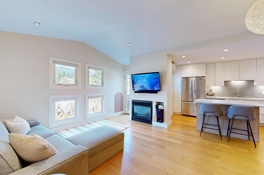 304 1528 Bowser Avenue North Vancouver, BC - 10