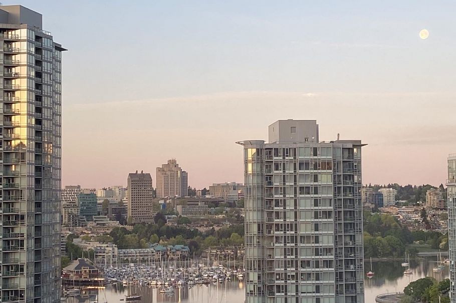 2201 939 Expo Boulevard Vancouver, BC - 4