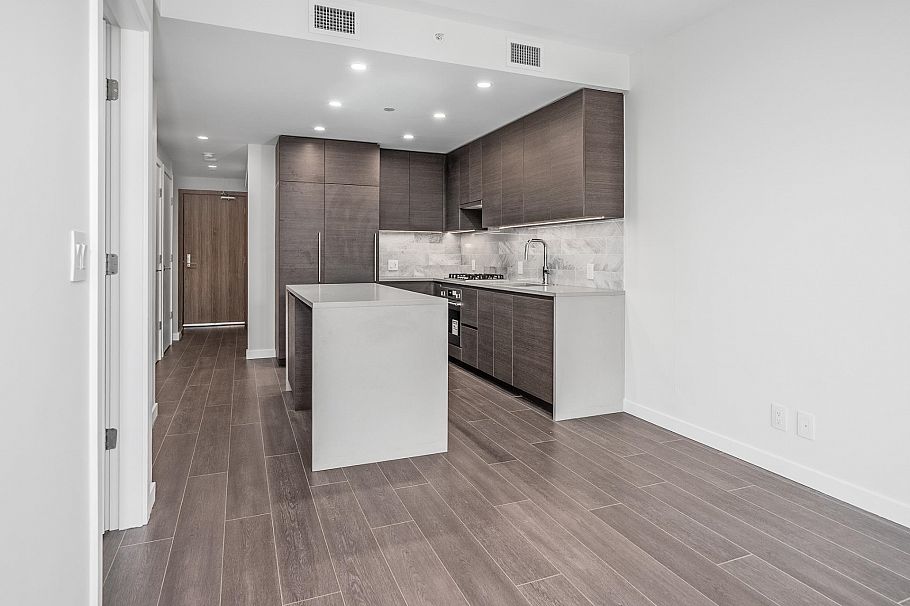 2009 4168 Lougheed Highway Burnaby, BC - 16