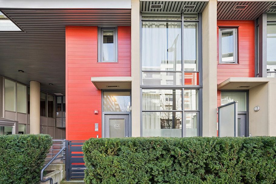 62 W 1st Avenue Vancouver, BC - 1