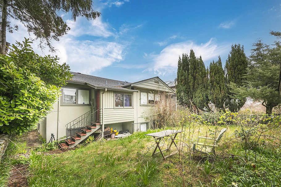 14 W 37th Avenue Vancouver, BC - 10