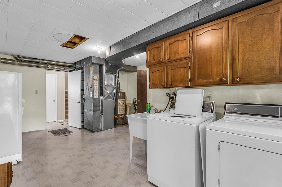 1110 Lodge Road North Vancouver, BC - 34