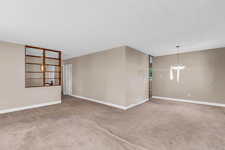 1110 Lodge Road North Vancouver, BC - 7