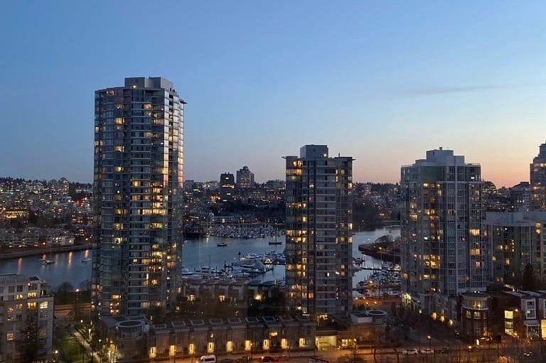 2201 939 Expo Boulevard Vancouver, BC - 3