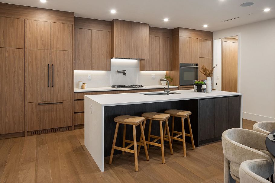 4 950 W 57th Avenue Vancouver, BC - 5